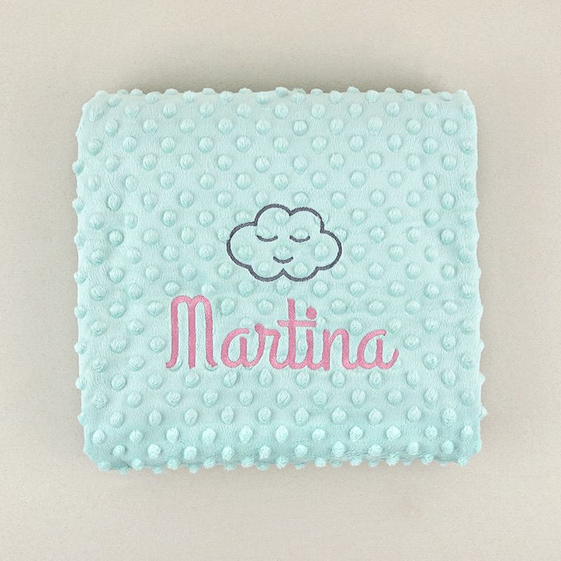 Manta Clásica Básica (380 gr/m2) Personalizada con dos nombres (o Nombre y Fecha), más dibujo y lazo.